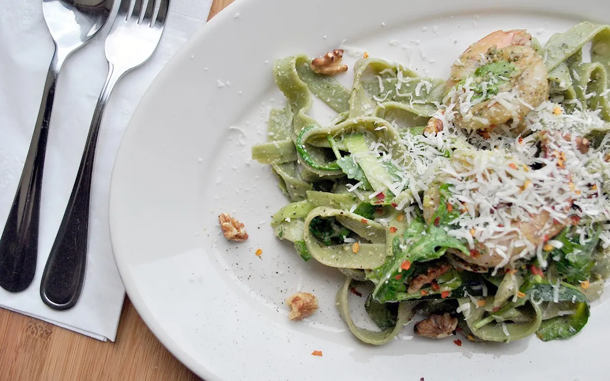 Spring Food Series: Spinach Fettuccine with Basil Pesto Prawns